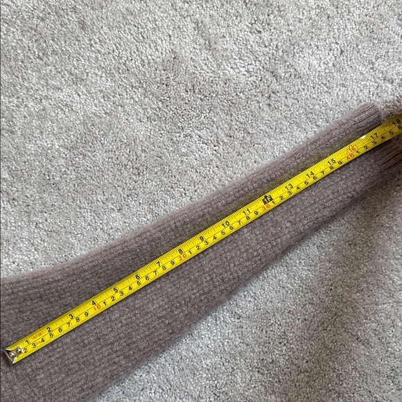 ALO Yoga Women's Taupe cardigan - Picture 5 of 5